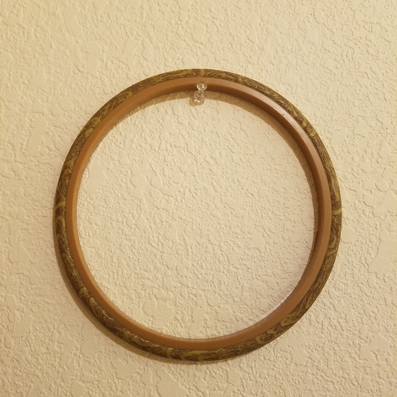 Vintage Round Faux Wood Embriodery Hoop - Picture 1 of 6